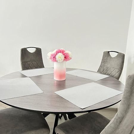 וינה Charming Apartment מראה חיצוני תמונה